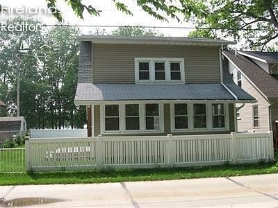 2nd image of 43 Oakwood Ave