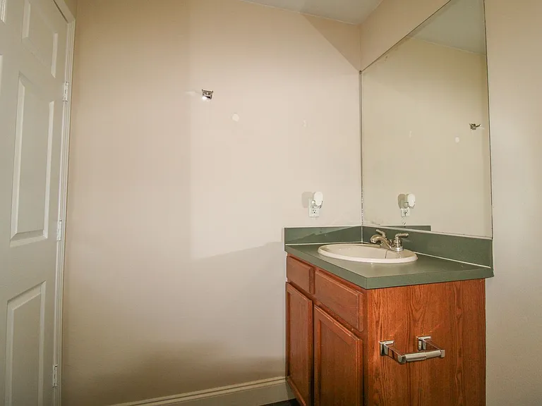 140 Meadows Ln — Photo 18