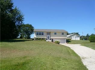 2774 Tower Dr, Cedar Rapids, IA 52411