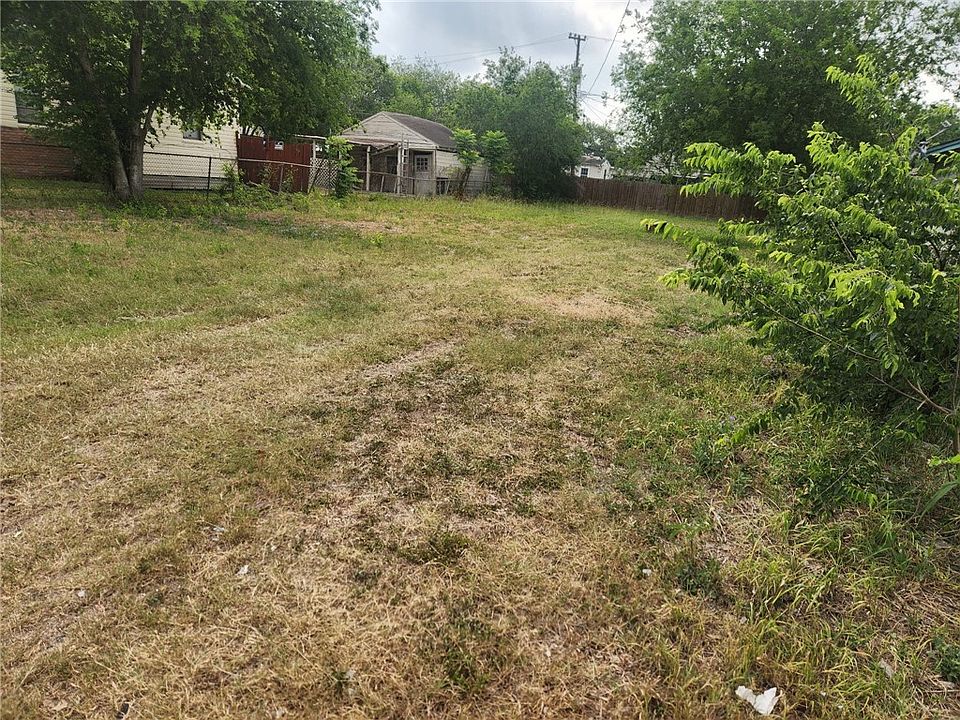 2nd image of 2618 Riggan St