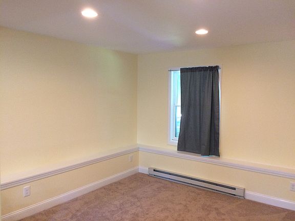 4th image of 35 Meriline Ave