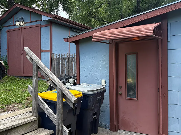 3270 Bell St — Photo 24
