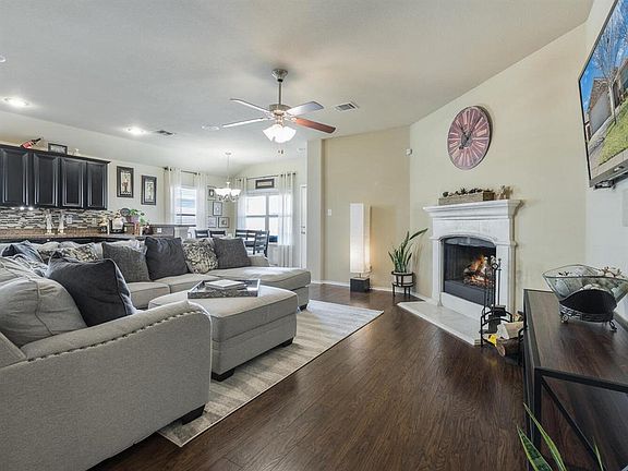 5th image of 1228 Sandalwood Rd