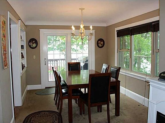 3rd image of 58 Lakeside Dr NE