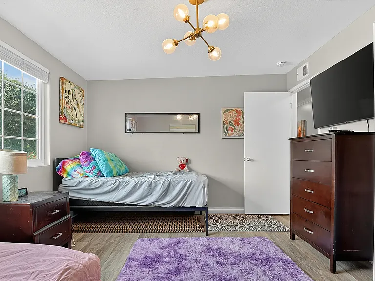 212 E Avenida De Los Arboles — Photo 27