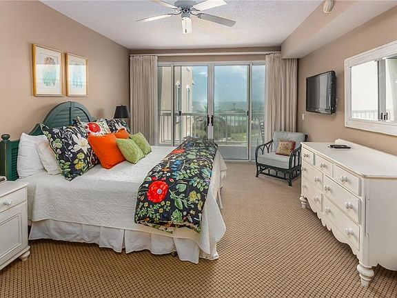 3rd image of 1400 Ocean Blvd Unit 221