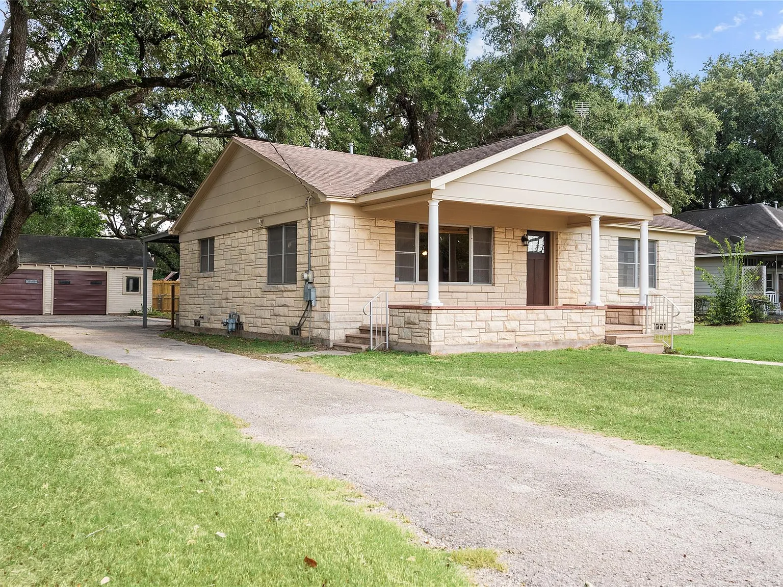 2 bed, 1.0 bath, 1440 sqft, $1,700 — Photo 4