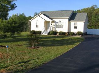 5126 Meadow Field Dr, Mebane, NC 27302