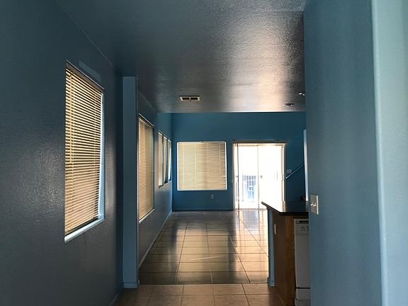 2nd image of 5014 Tioga Pass Ave