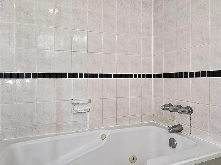 1404 Welch St #7 — Photo 22