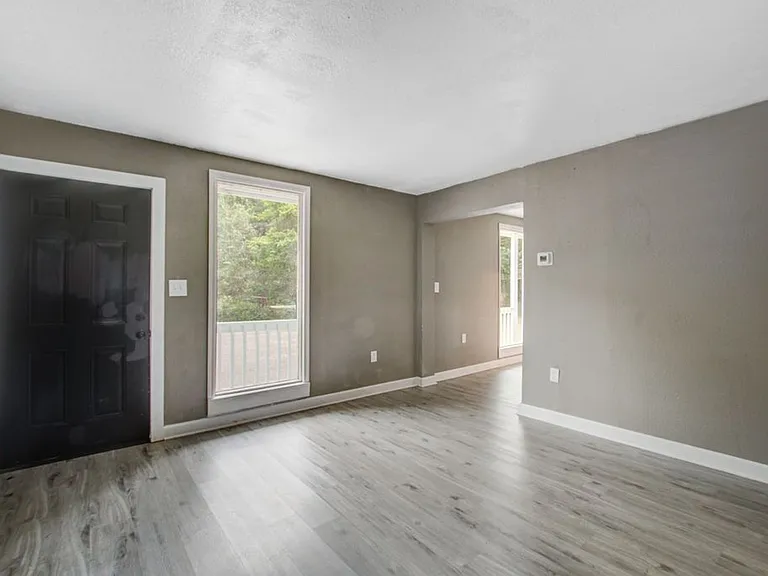 2307 S Fraser St — Photo 6