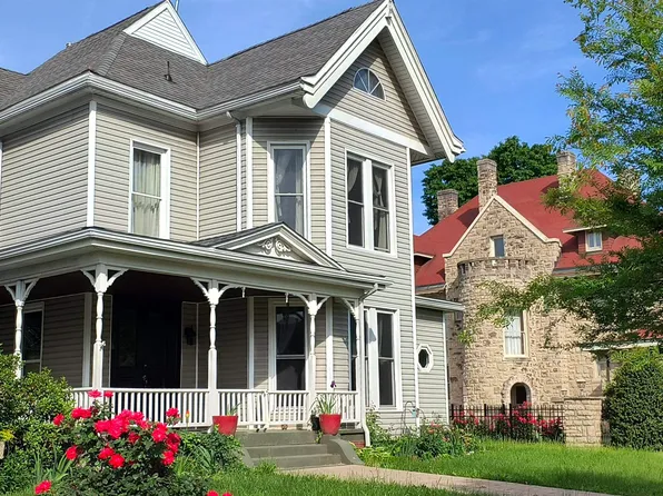 704 S 6th St, Ironton, OH 45638