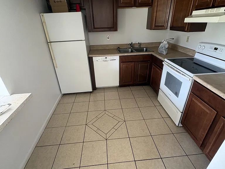 593 Fairways Cir #A — Photo 2