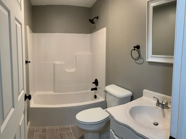 601 W 4th St, Williamstown, WV 26187