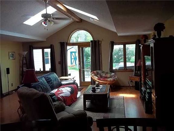 2nd image of 132 Pryor Ave