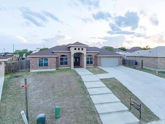3rd image of 2738 Oak Manor Dr