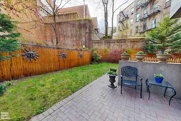 1st image of 3 Bedford St APT 1A
