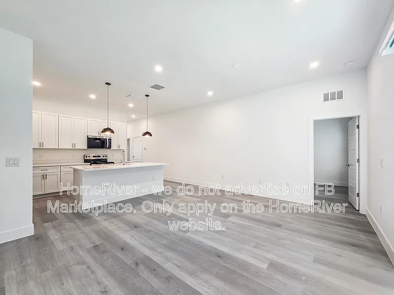 3 bed, 2.0 bath, 1320 sqft, $1,650 — Photo 4