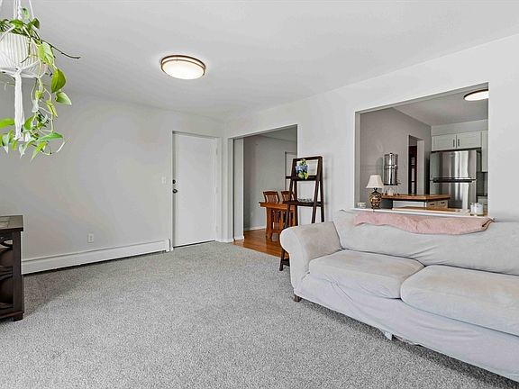 2nd image of 141 Essex St APT D6