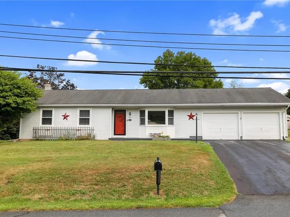 511 Oak Tree Ln, Nazareth, PA 18064