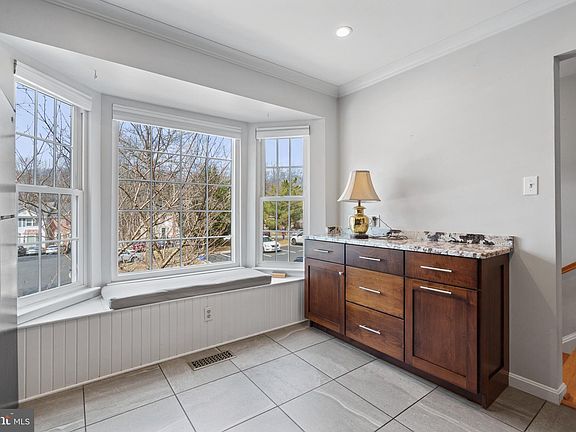 5th image of 6731 Jenny Leigh Ct