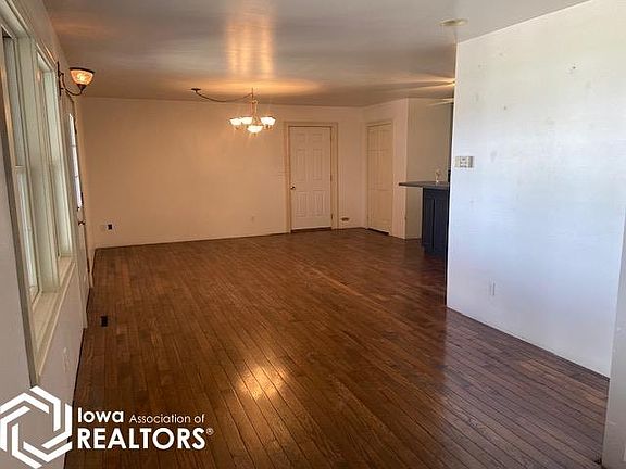 3rd image of 15403 410th St