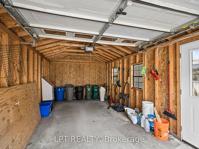 126 Blackburn Ave — Photo 40