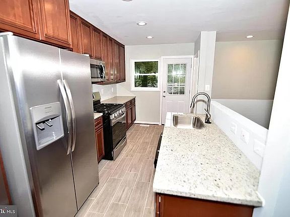 2nd image of 6900 Lansdale St