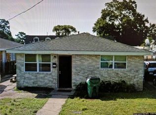 212 8th St, Gretna, LA 70053