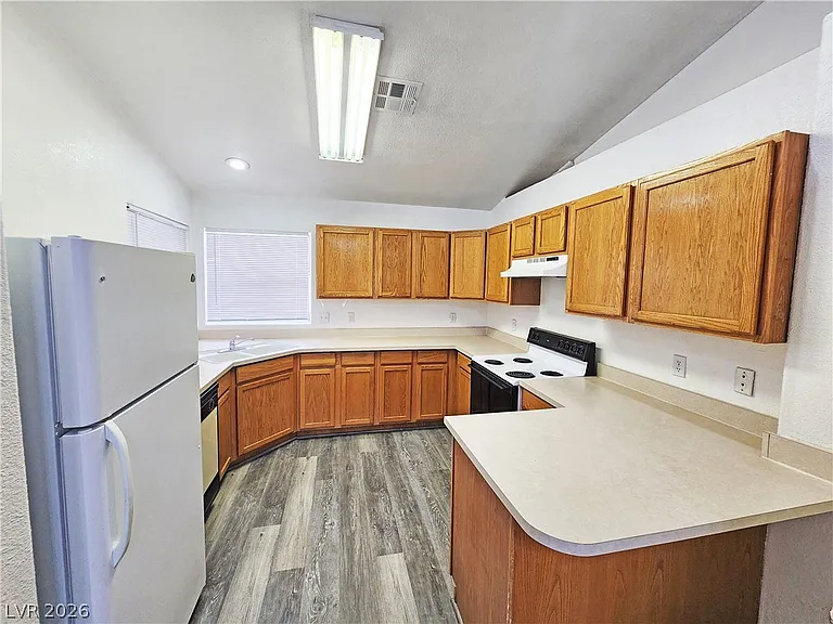 2321 E Calvada Blvd #6 — Photo 5