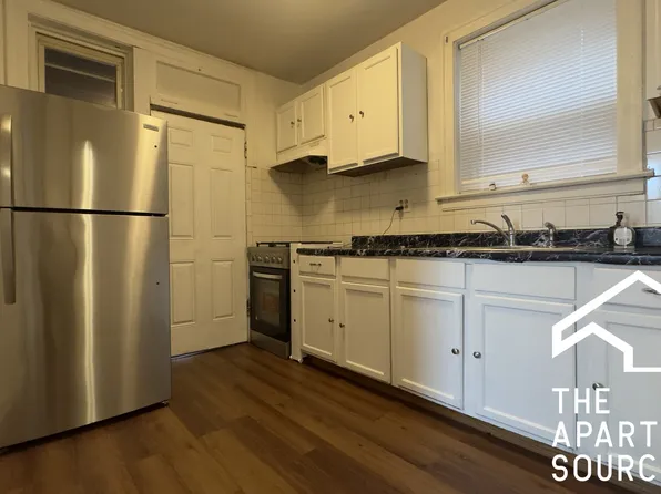 6855 W Addison St #1R, Chicago, IL 60634