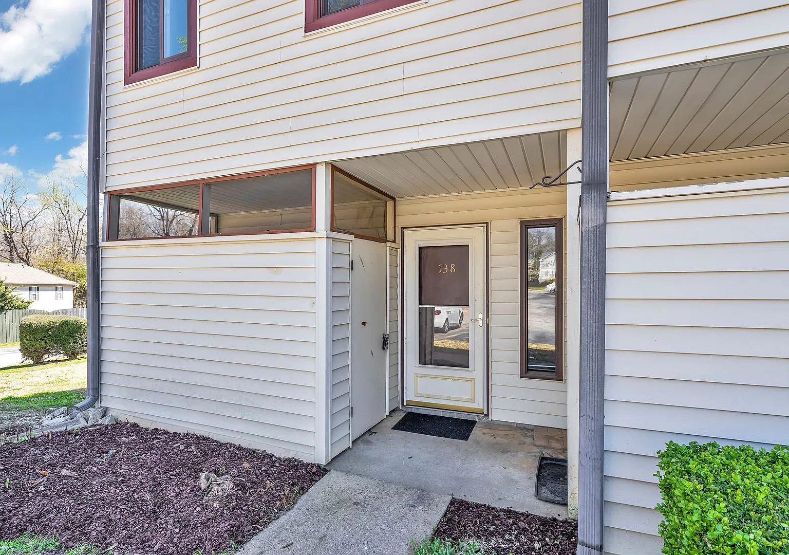 Taylors - 2Bd/2.5Ba, 1200SF — Photo 3