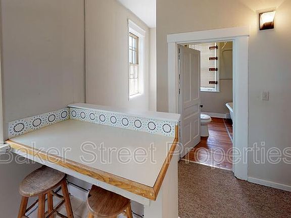 2nd image of 530 N 5th Ave