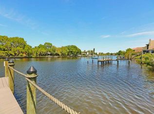 2085 Montclair Dr, Sarasota, FL 34231
