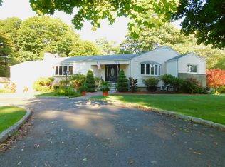 180 Edison Rd, Trumbull, CT 06611