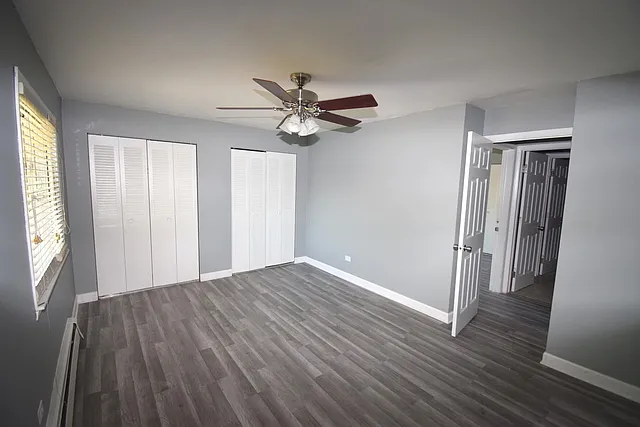 9S120 Lake Dr #201 — Photo 4