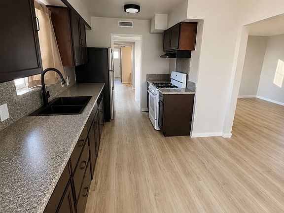 5th image of 704 Easy St