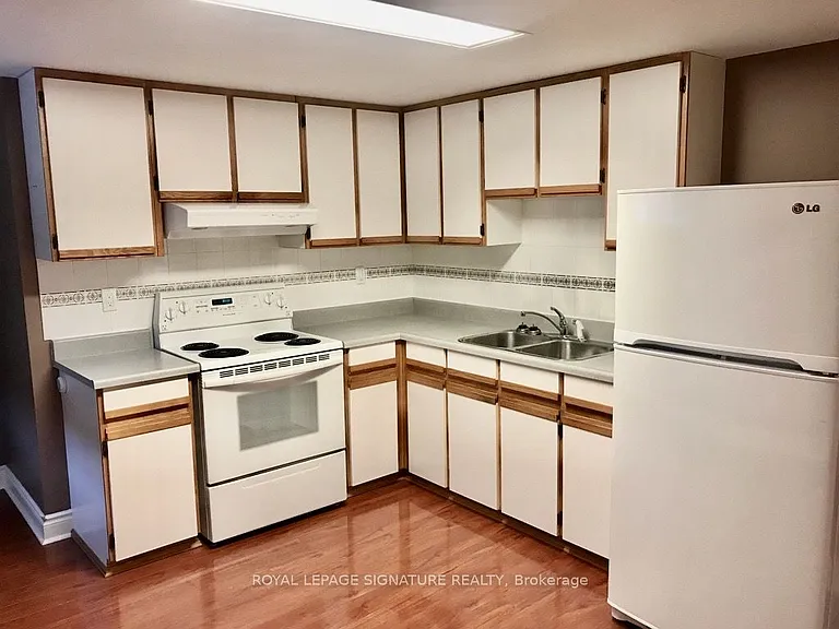 2667 Sherhill Dr #LOWER — Photo 8