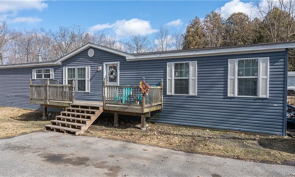 1st image of 3 Wildwood Ln