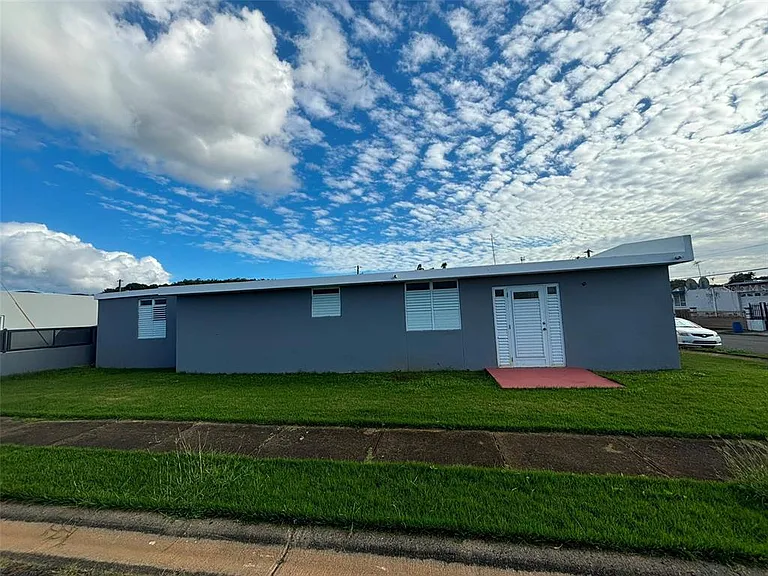 CASA D9 Calle Monarca Urb Paseos Reales — Photo 4