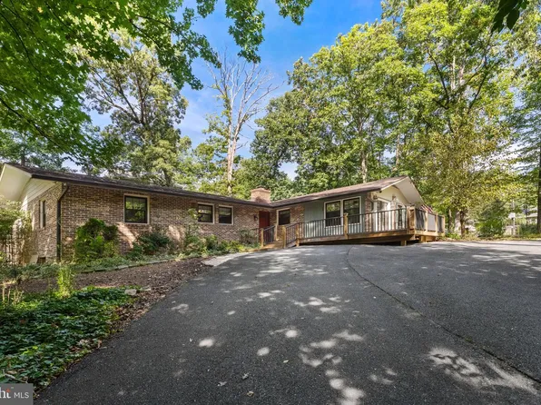 1001 Harbour Dr, Stafford, VA 22554