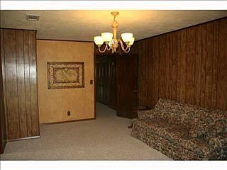 3rd image of 302 Moiselle St