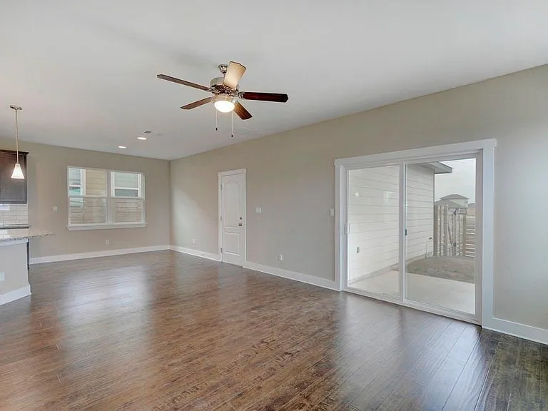 708 Coconut Grv — Photo 4