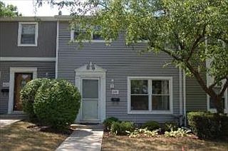 1st image of 824 Dunbar Ct