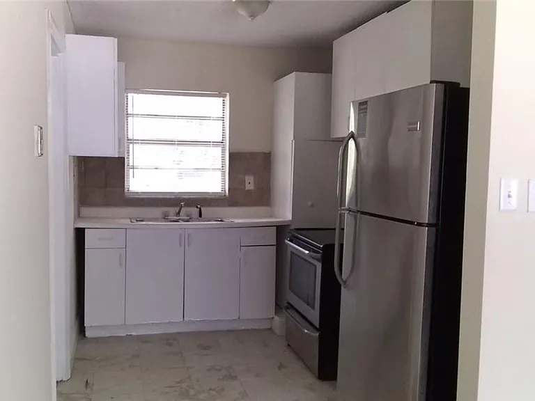 5036 College Dr — Photo 10