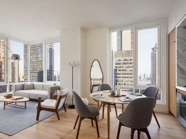 135 East 47th Street image 1 of 17