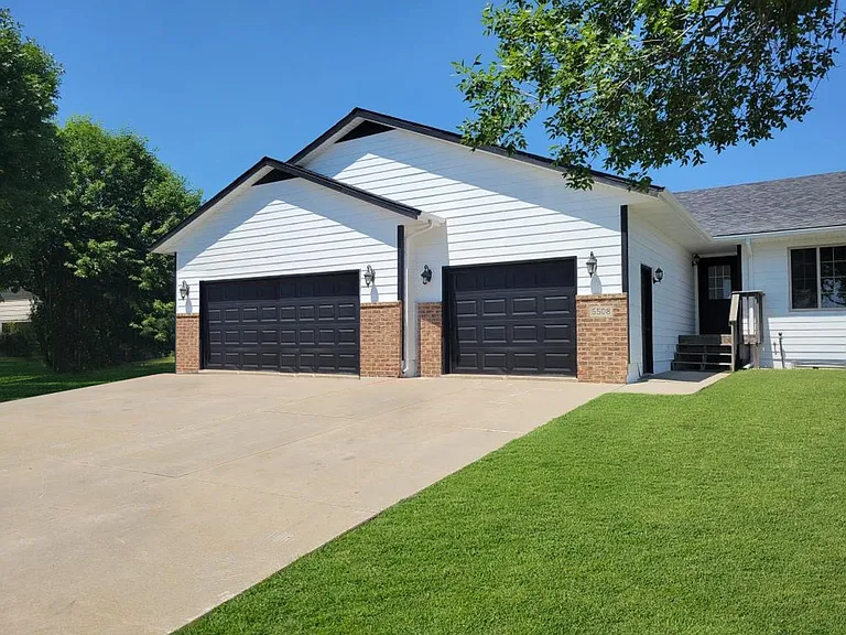 5505 W Rebecca St — Photo 3