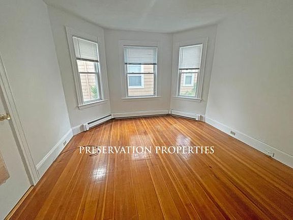 4th image of 303 Lexington St