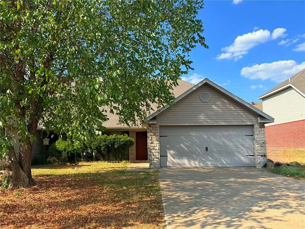 3 bed, 1487 sqft, $1,400 — Photo 1