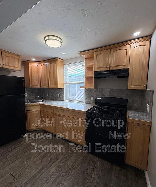 1st image of 38 Neptune St